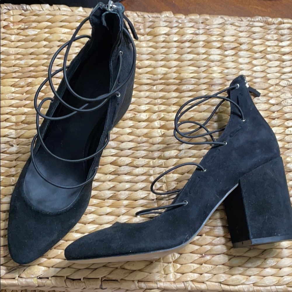 NWOB- Rebecca Minkoff Black Lace Zipup Sz 9.5